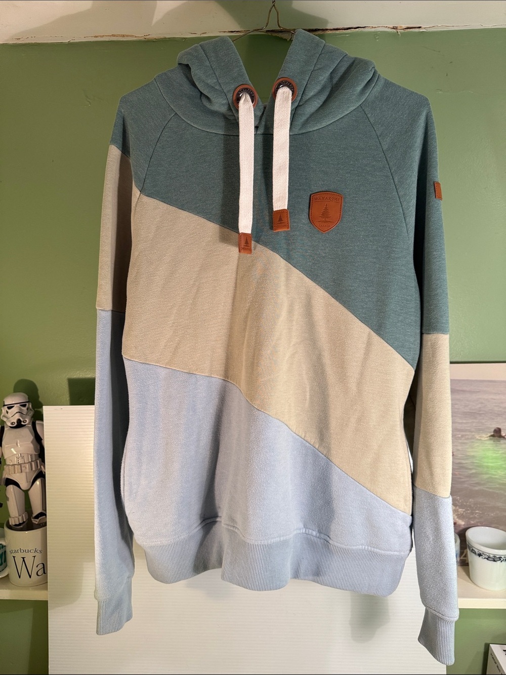 Wanakome, Hooded Pullover in Green, Light Green & Light Blue